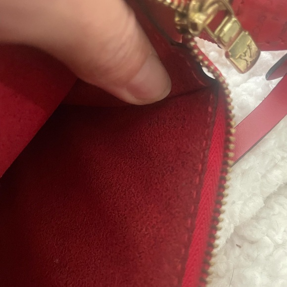Louis Vuitton little red bag - Picture 9 of 10
